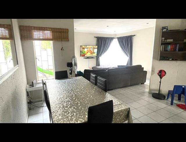 2 BEDROOM TOWNHOUSE FOR SALE IN CELTISDAL